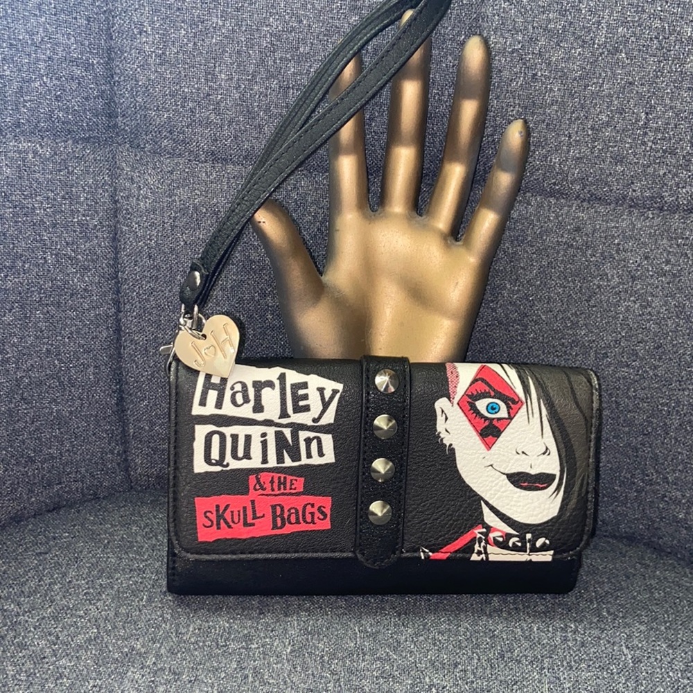 NEW DC Comics Harley Quinn & the Skulls Bags Wrislet with Spikes